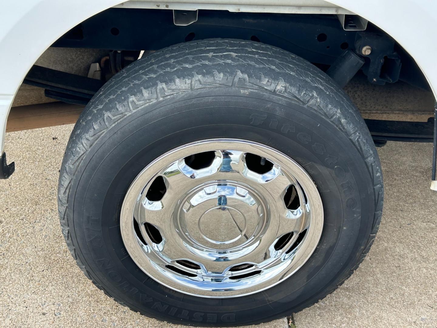 2014 White /Gray Ford F-150 XL SuperCab 6.5-ft. Bed 2WD (1FTEX1CM8EK) with an 3.7L V6 DOHC 24V engine, 6-Speed Automatic transmission, located at 17760 Hwy 62, Morris, OK, 74445, (918) 733-4887, 35.609104, -95.877060 - Photo#32